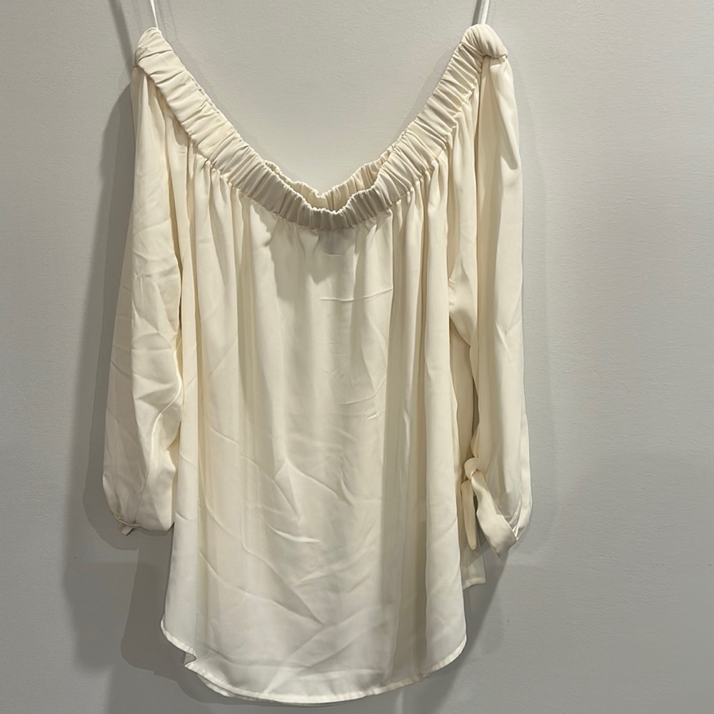 Off the shoulder 3/4 sleeve top